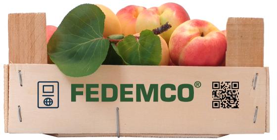 caja-fruta-fedemco.jpg Caja hortofrutícola de madera con fruta y la marca FEDEMCO