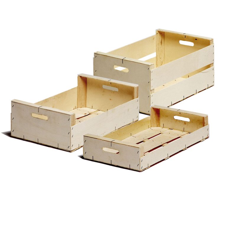 Cajas de madera con asas laterales y uniones dentadas, mostradas en diferentes ángulos.
