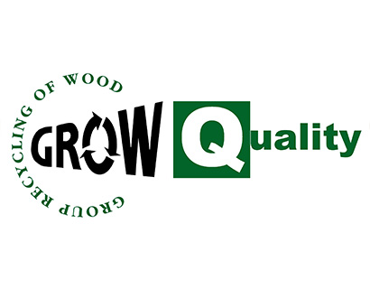Logotipo GROW Quality con símbolo de reciclaje en la letra O y texto circular sobre reciclaje de madera.